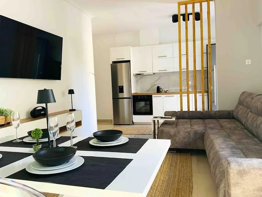 2 Bedroom Family Apartment With Free Parking Thessaloniki
