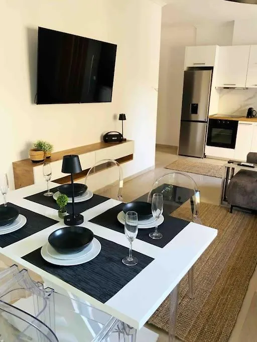 2 Bedroom Family Apartment With Free Parking Thessaloniki 0*,  Griekenland