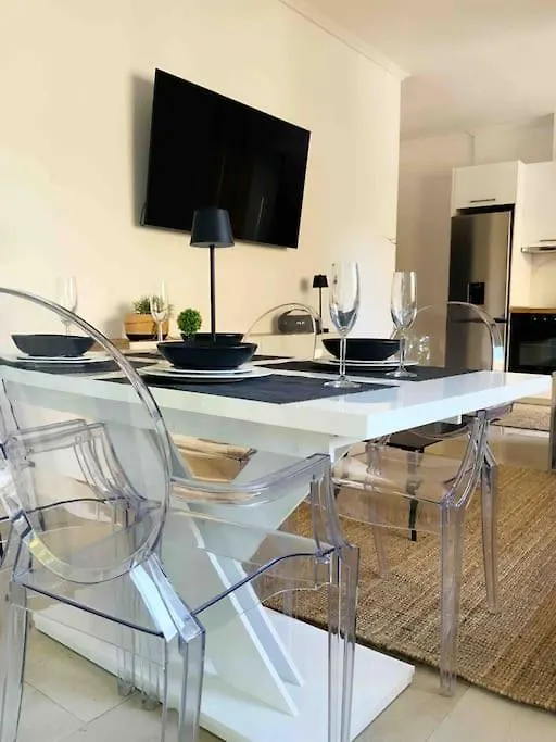 2 Bedroom Family Apartment With Free Parking Thessaloniki