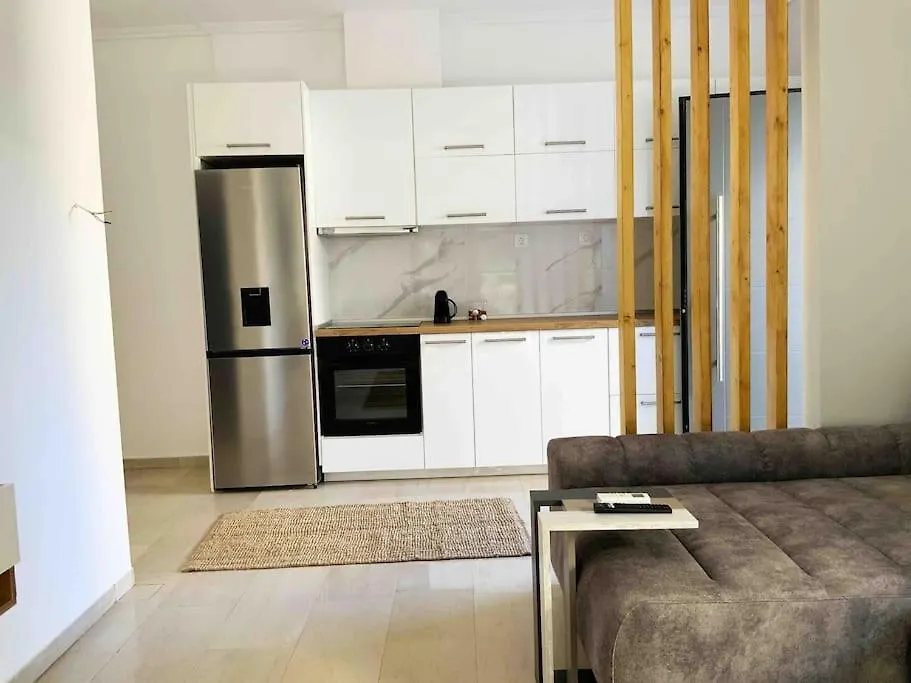 2 Bedroom Family Apartment With Free Parking Thessaloniki